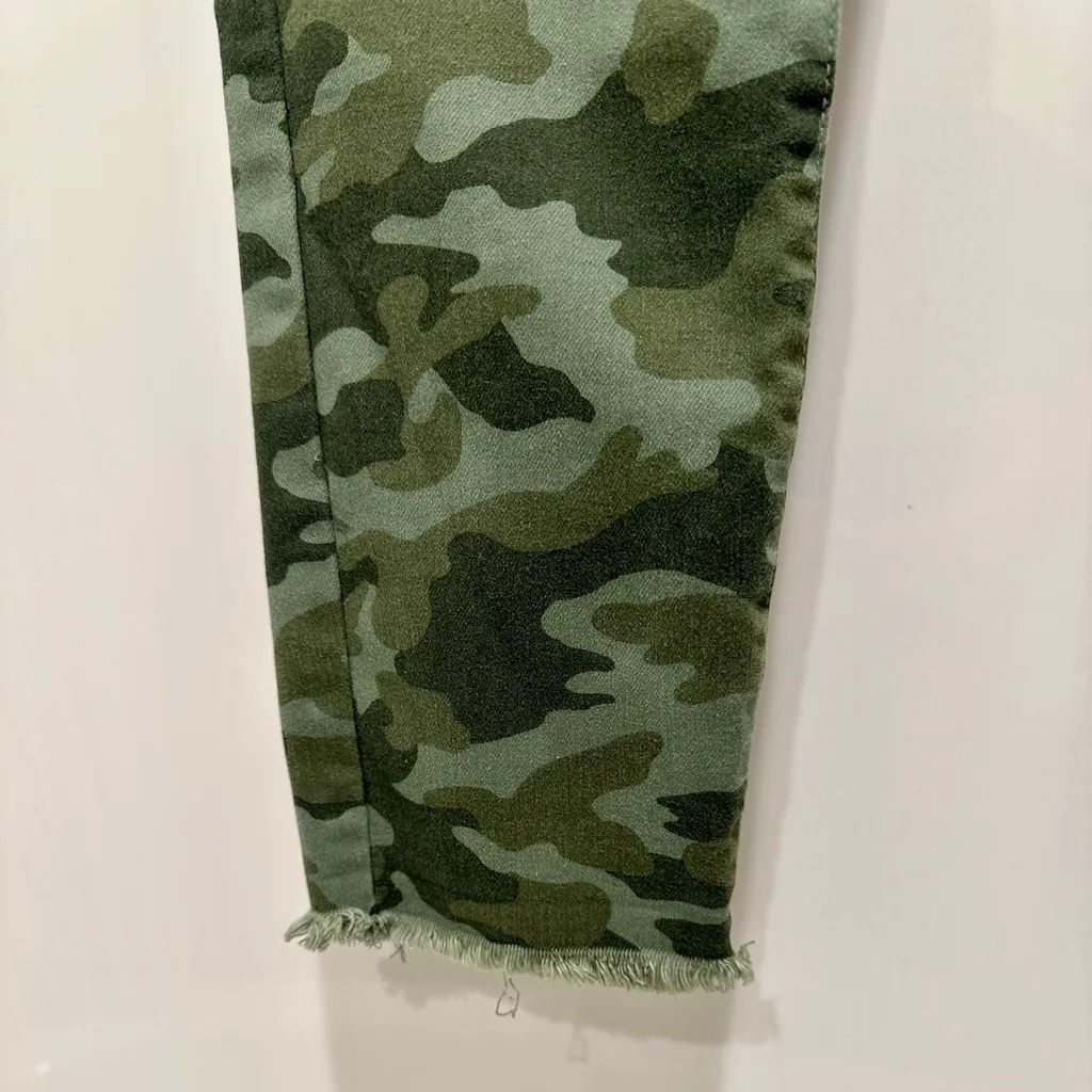 Old Navy - Camo Rockstar Jeans with Raw Hem - Brand New Condition! - Image 3