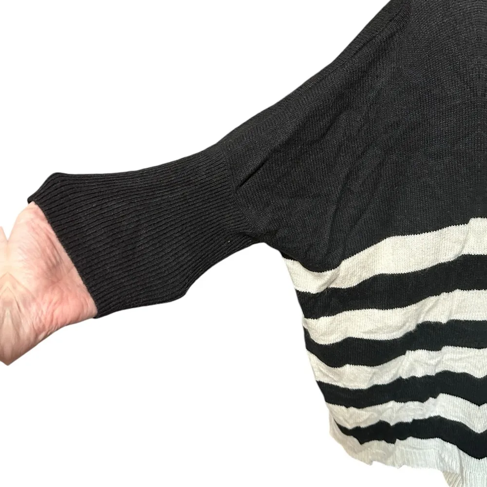 Cremiuex (Daniel) Black-And Off-White Short Sleeve Sweater Round Neckline Sz L - Image 5