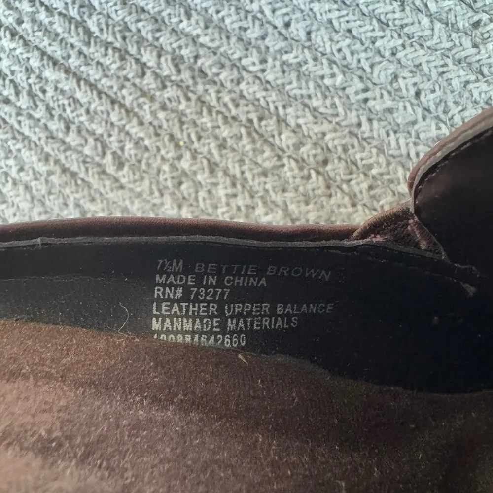 Vintage Croft & Barrow Dark Chocolate Brown Leather Loafer Mules Size 7.5 - Image 5