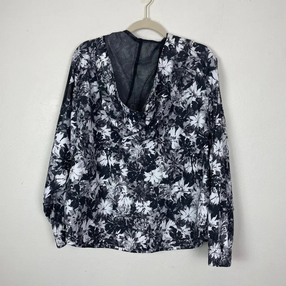 Ivy Park Womans S Black and White Floral Long Sleeve Hooded Windbreaker Pullover - Image 7