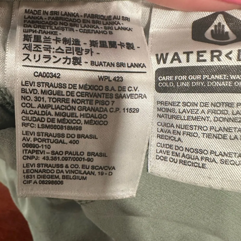 EUC LEVIS UNIQUE GREEN CARGO PANTS BALLON LEG STYLE - Image 10