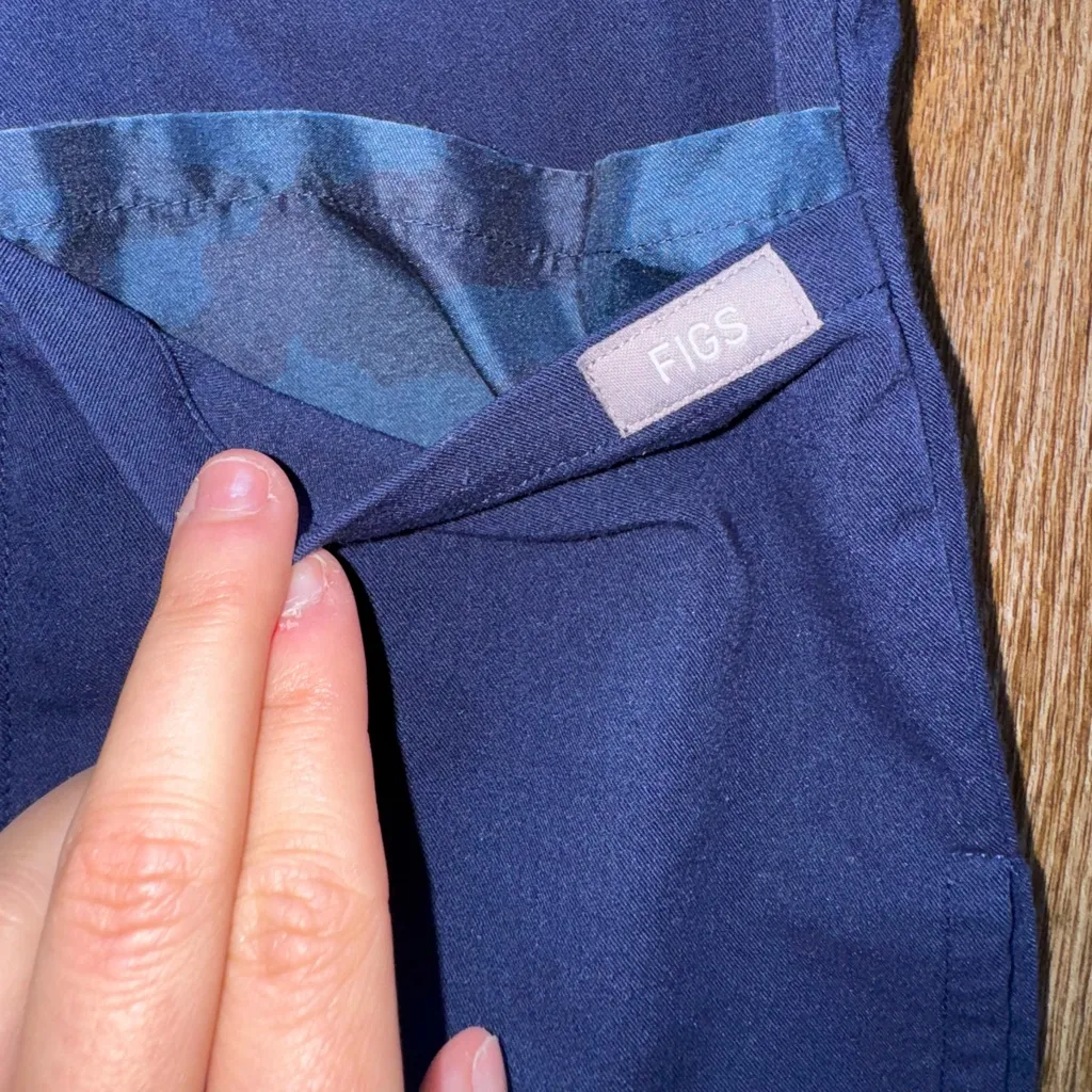 Figs Electric Blue V-Neck Scrub Top - Image 7