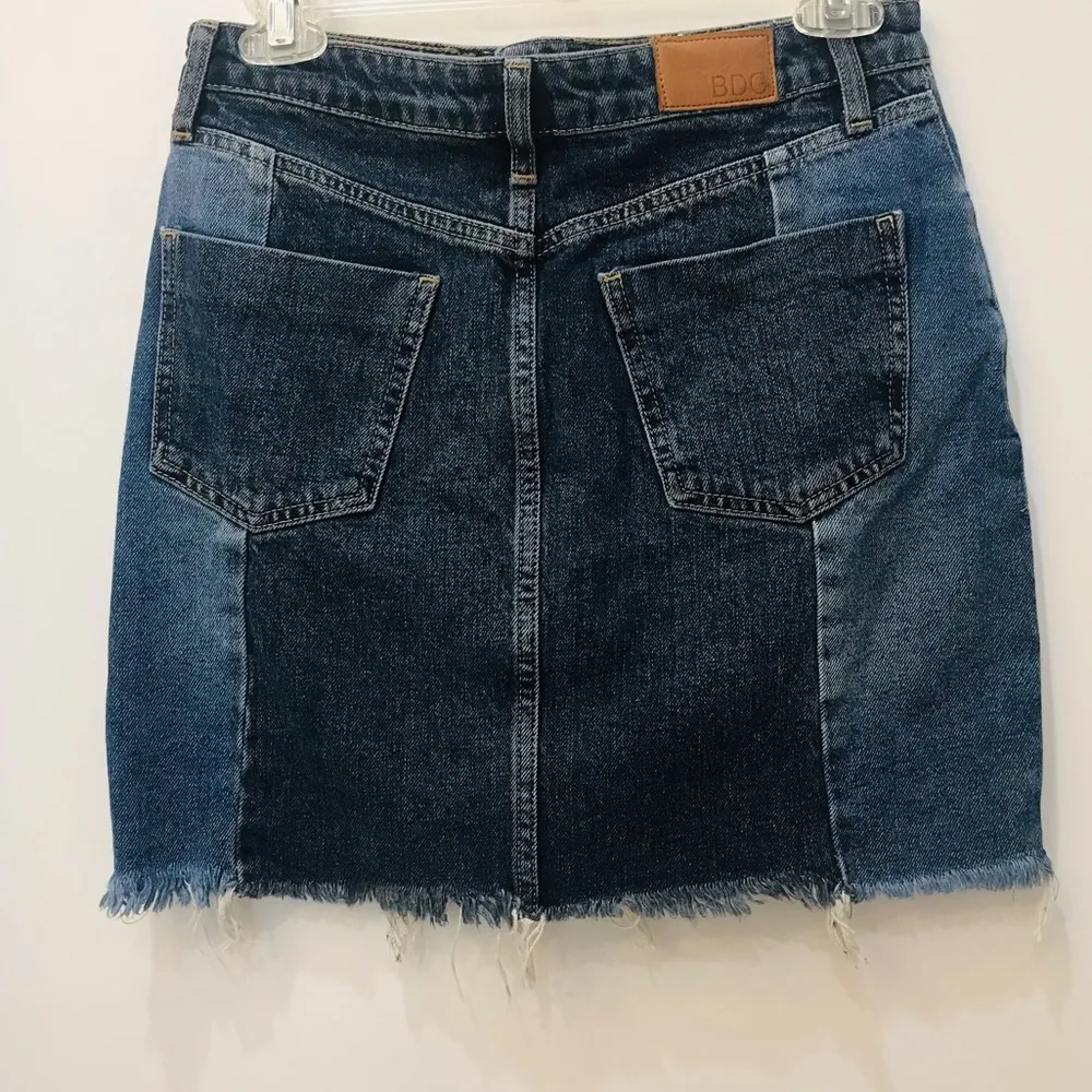 Urban Outfitters Bdg raw hem denim skirt sz Small - Image 17