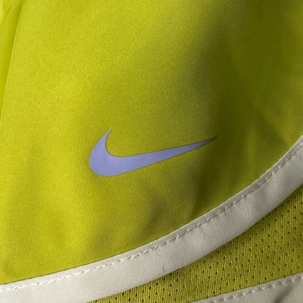 Nike Women's Dri-FIT Tempo Mid-Rise Brief-Lined Running Shorts NWT Size Small - Image 3