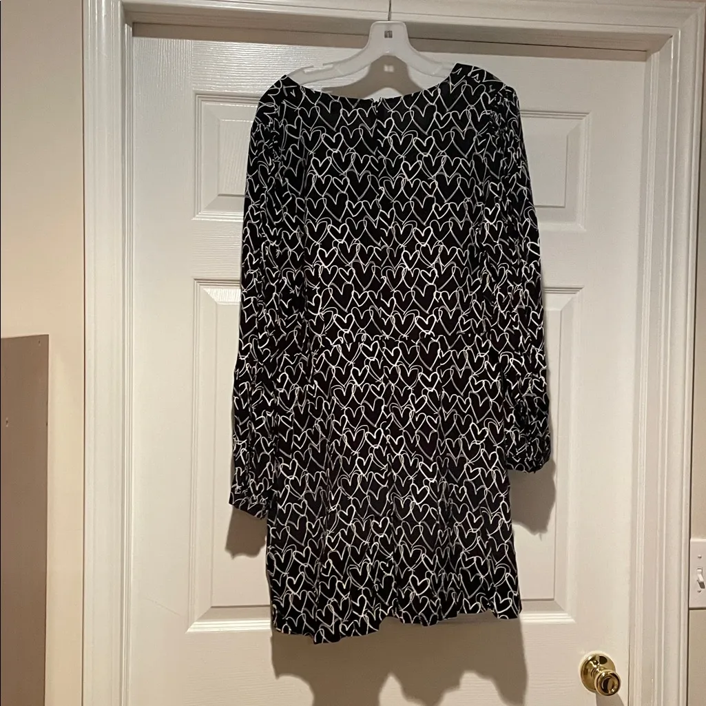 LOFT Black and White Heart Pattern Dress - Image 4