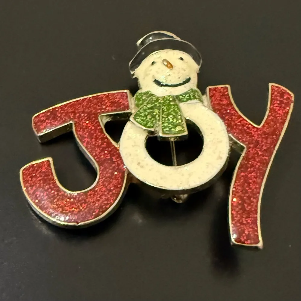 Vintage MIRIAM HASKELL “Joy” Snowman Holiday Christmas Enameled Brooch Pin 18g. Red - Image 4