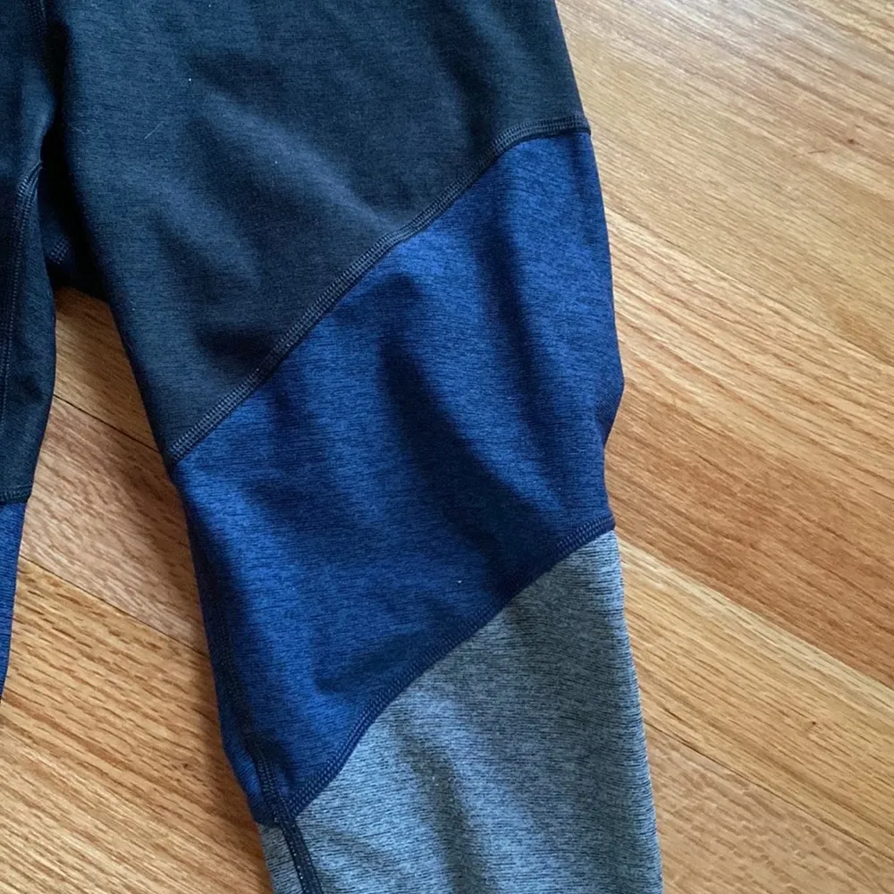 Outdoor Voices Springs 7/8 Leggings Color block Blue Gray Navy Graphite Gradient - Image 6