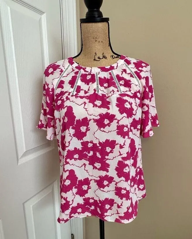 BANANA REPUBLIC Women's Pink & White Floral Short Sleeve Blouse Petite Small - Image 2