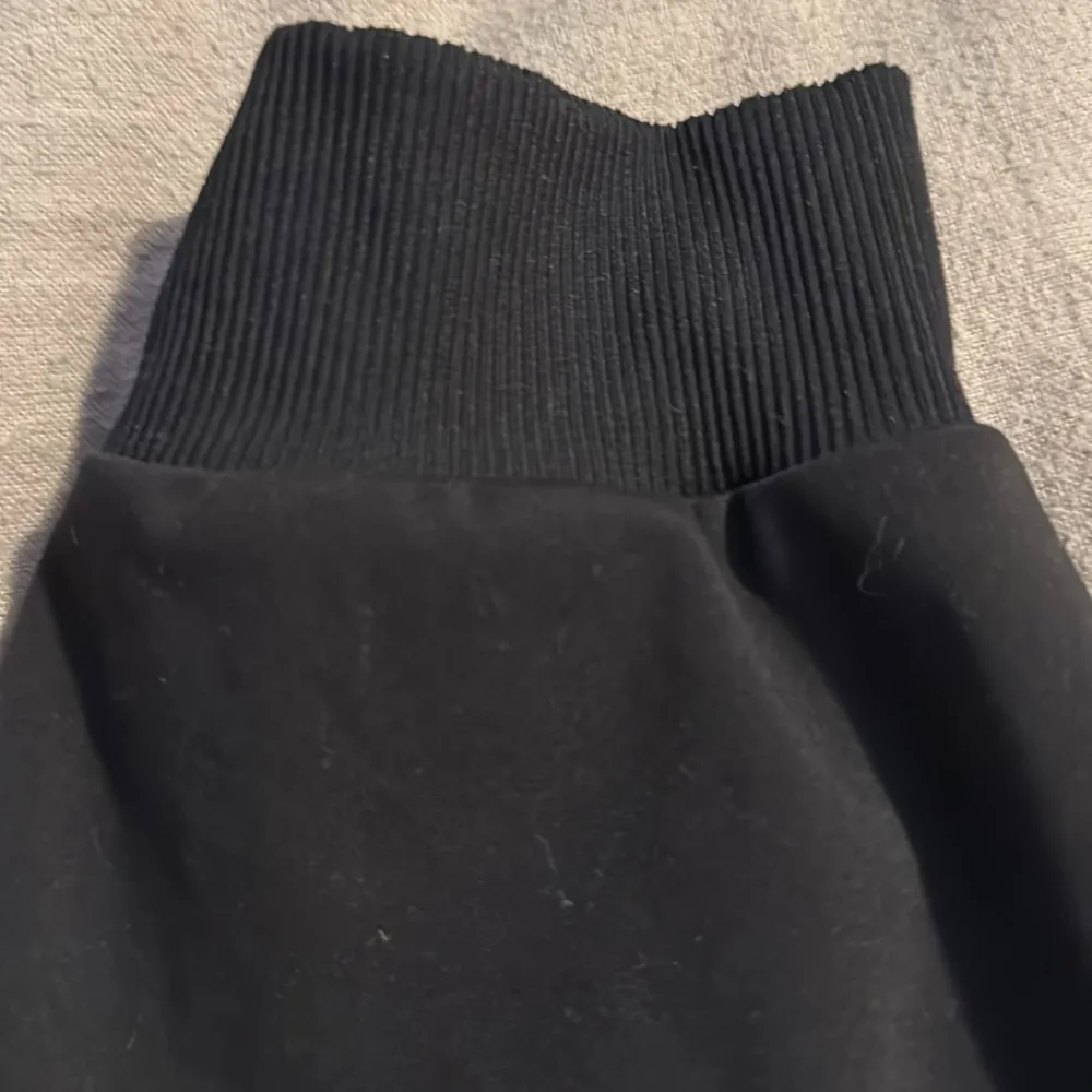 Black High-Waisted Leggings - Image 3