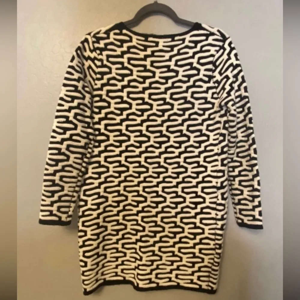 West 36th boutique black and white geometric open cardigan size small/medium - Image 5