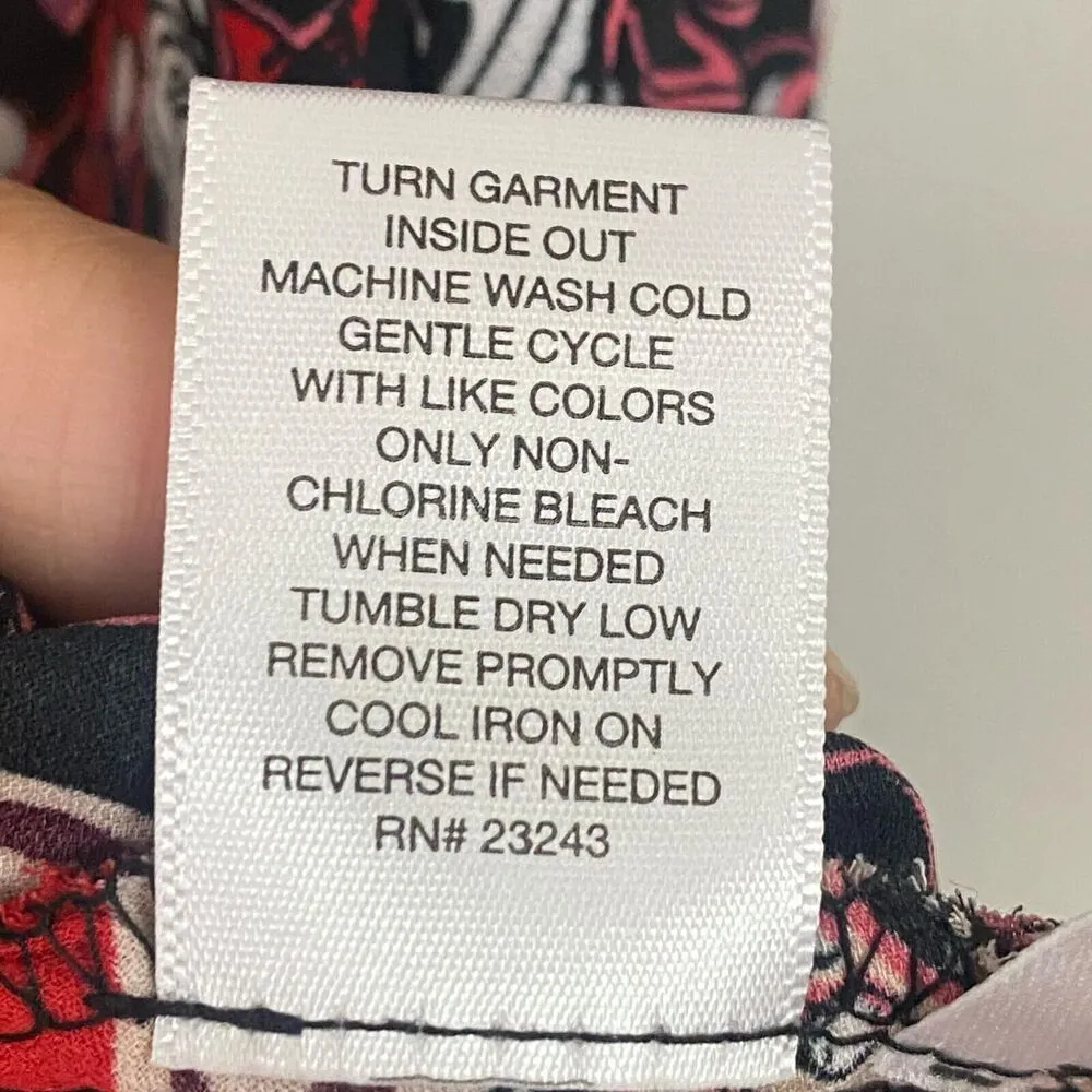 SOHO NY & Co Jeans Top Women's Size M Sleeveless Floral Black Red - Image 12