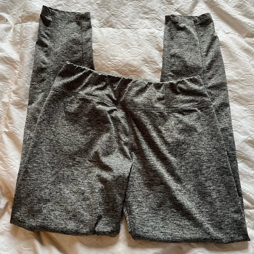 Out from under gray M leggings - Image 5