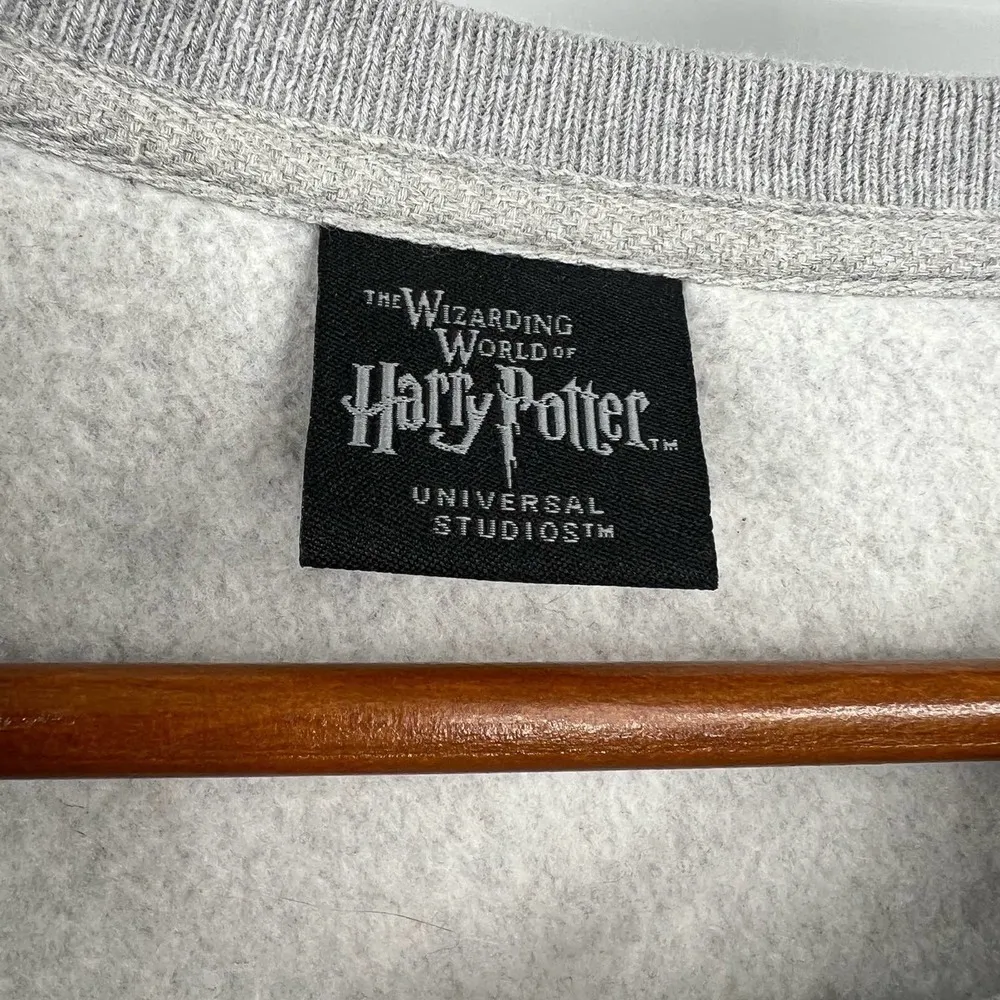 Universal Studios Wizarding World Harry Potter Gryffindor Sweatshirt size XS Gray - Image 3