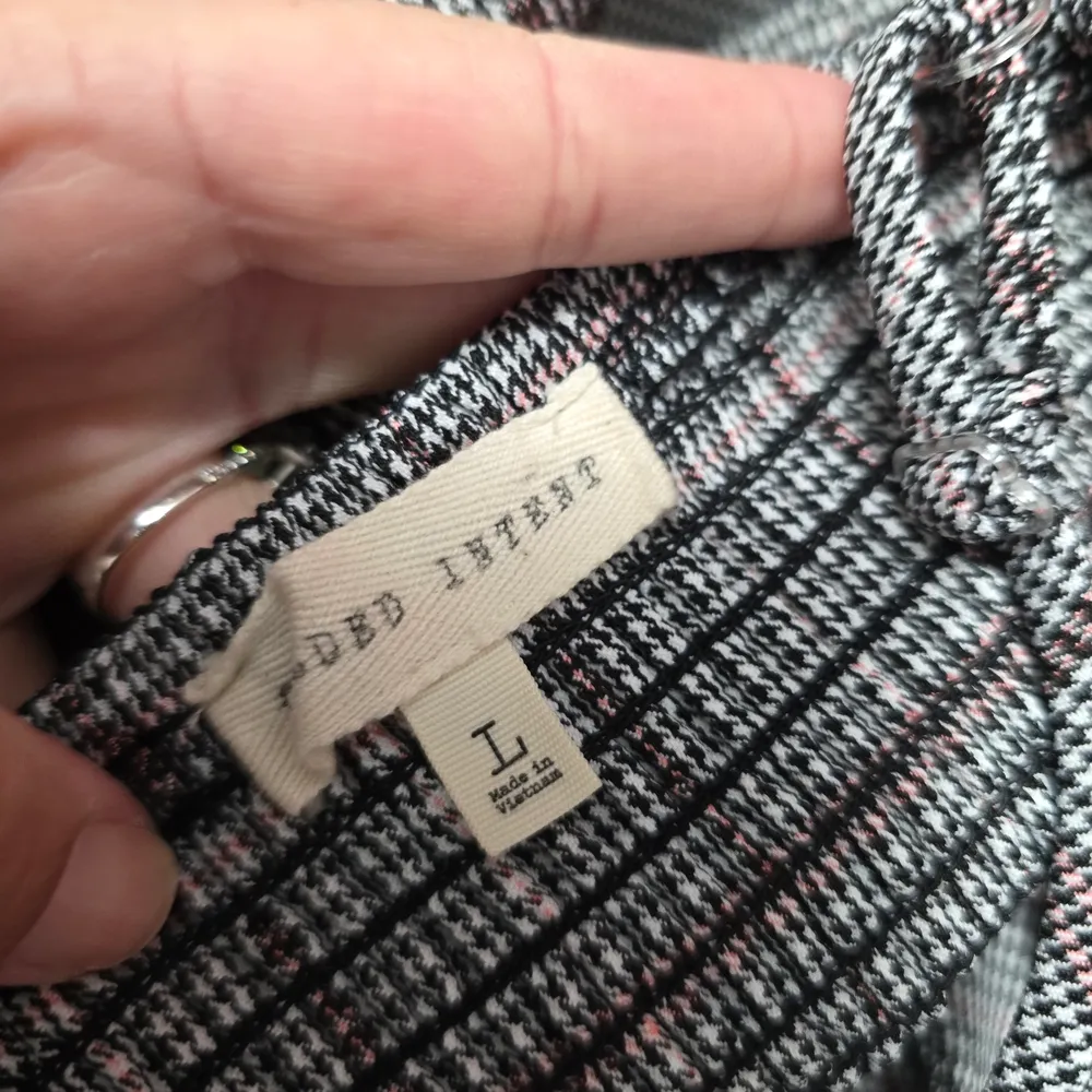 Gilded Intent Gray Plaid Crop Top Size Large - Image 6