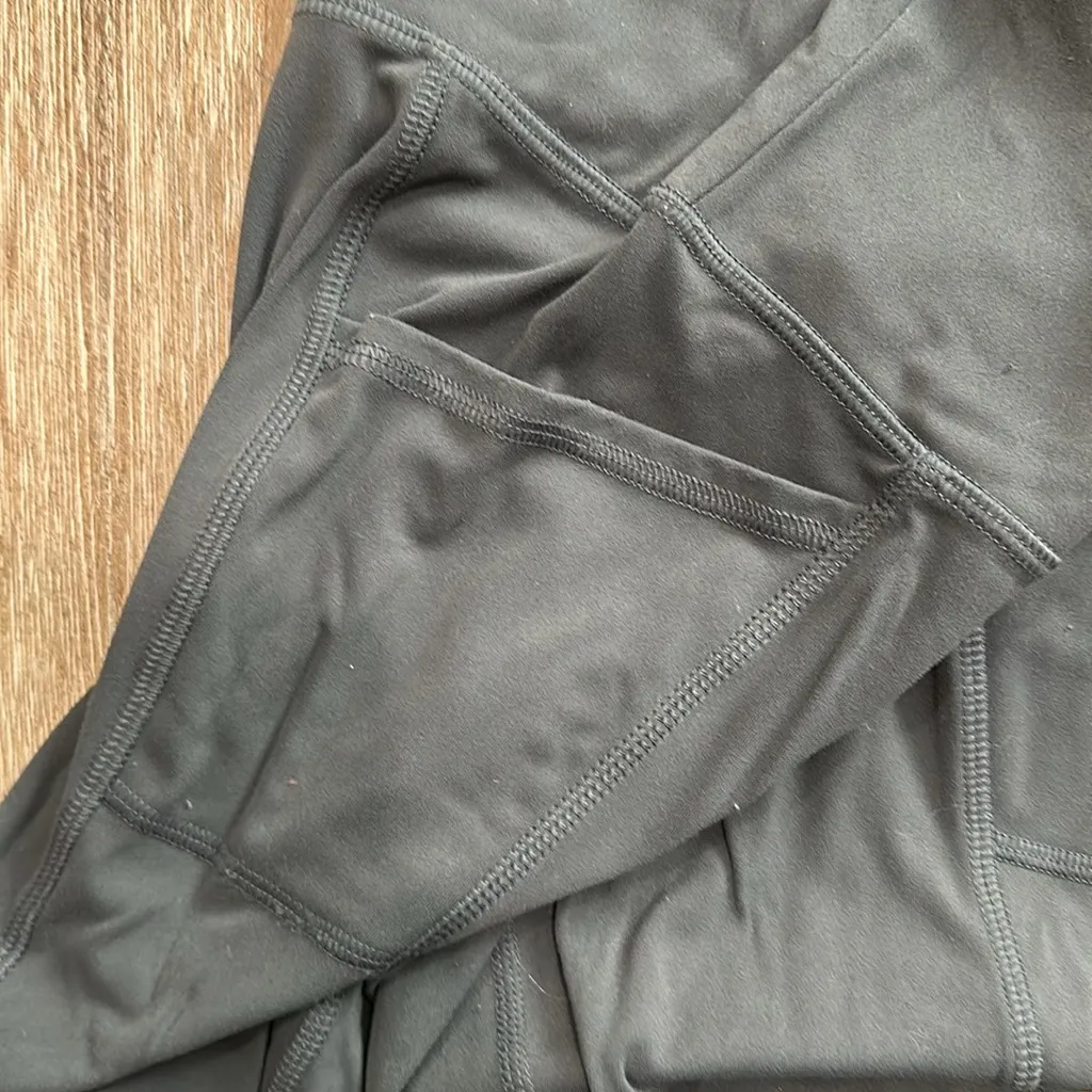 NWOT steel gray capri workout leggings by gotten. Super soft material. Xs - Image 3