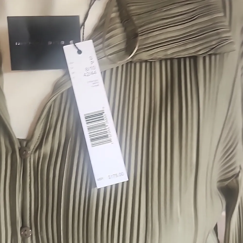 ELIE TAHARI RIBBED BUTTON FRONT BLOUSE SIZE S - Image 3