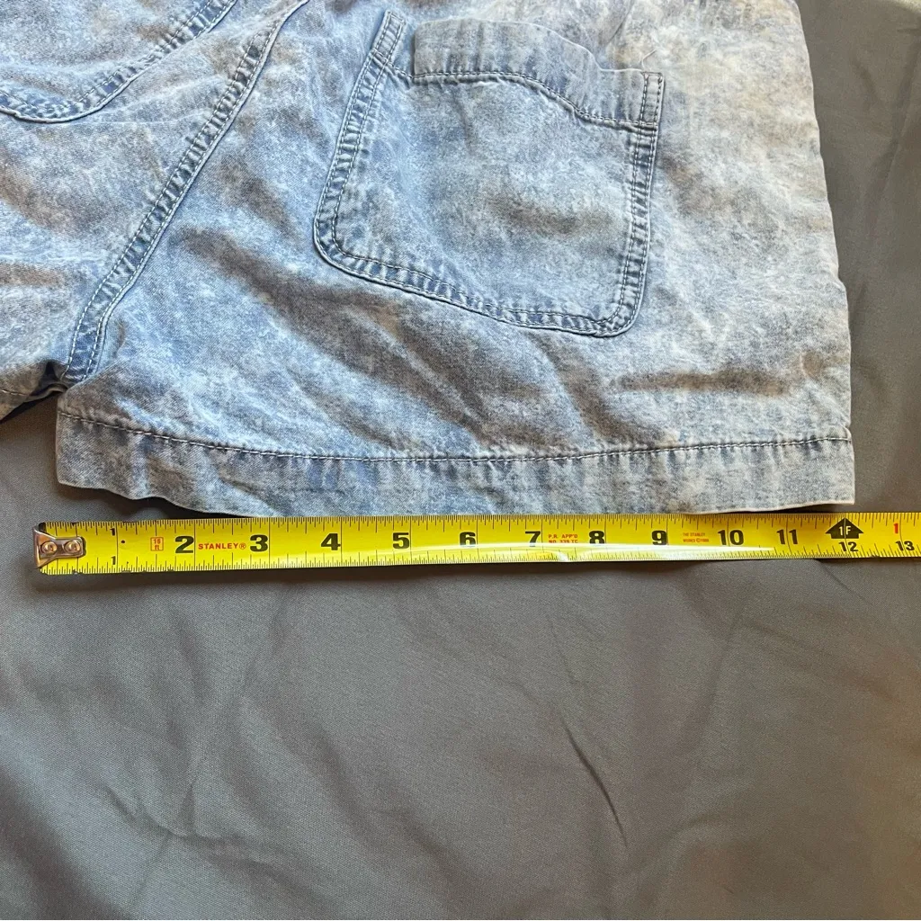 Celebrity Pink Blue Jean Shorts with Elastic Waistband - Image 3