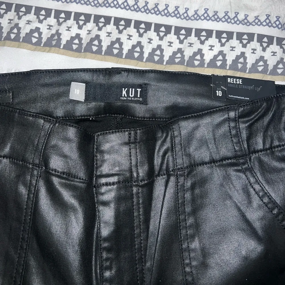 NWT Kut From the Kloth Black Faux Leather Pants Reese Ankle Straight Leg Size 10 - Image 3