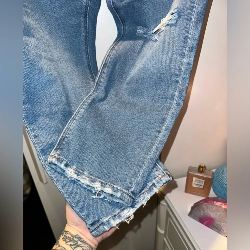 American Eagle Ripped X-short Mom Jean - Image 3