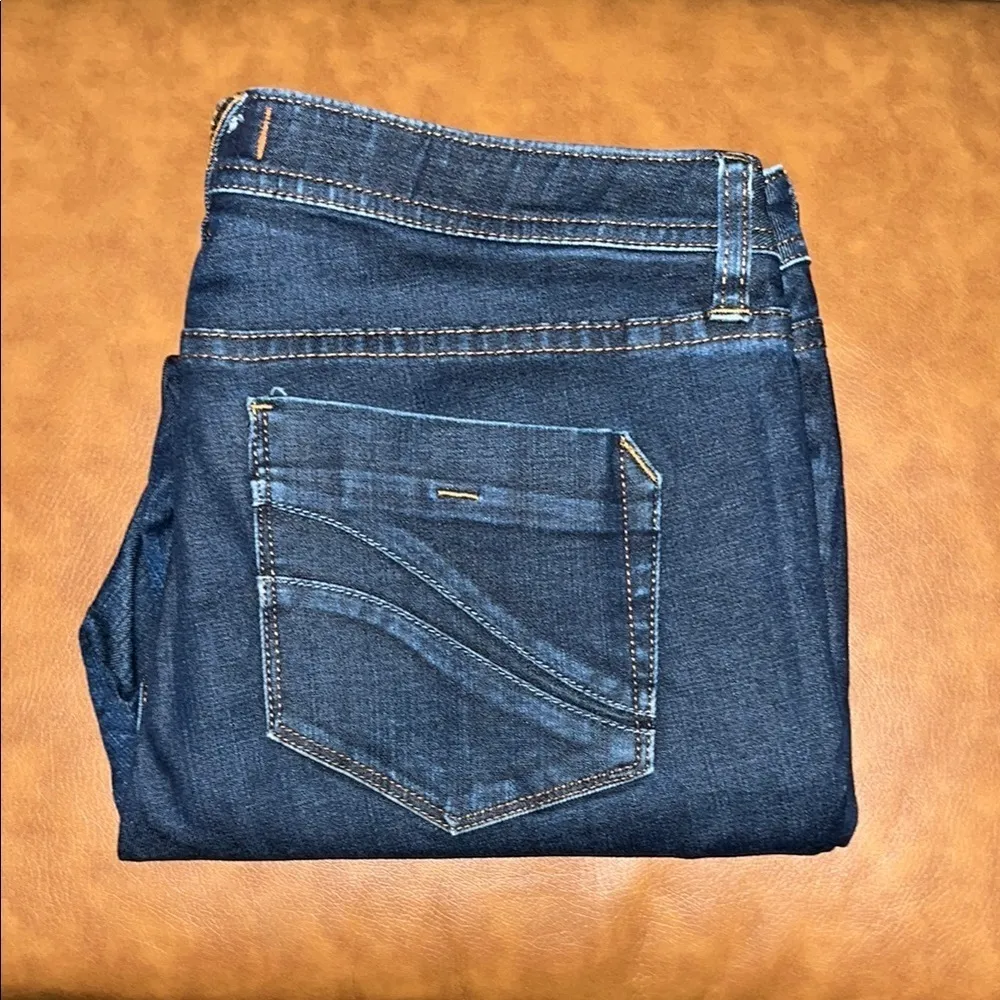 Tommy Bahama Crop Mid Rise Size 12 - Image 3