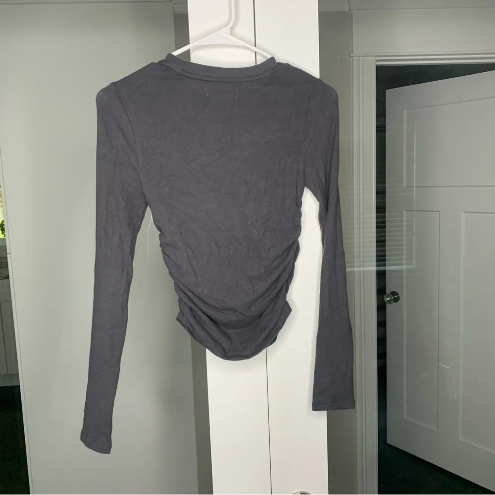 Madewell NWT  Brushed Jersey Ruched Long-Sleeve Tee Black Coal - Image 3