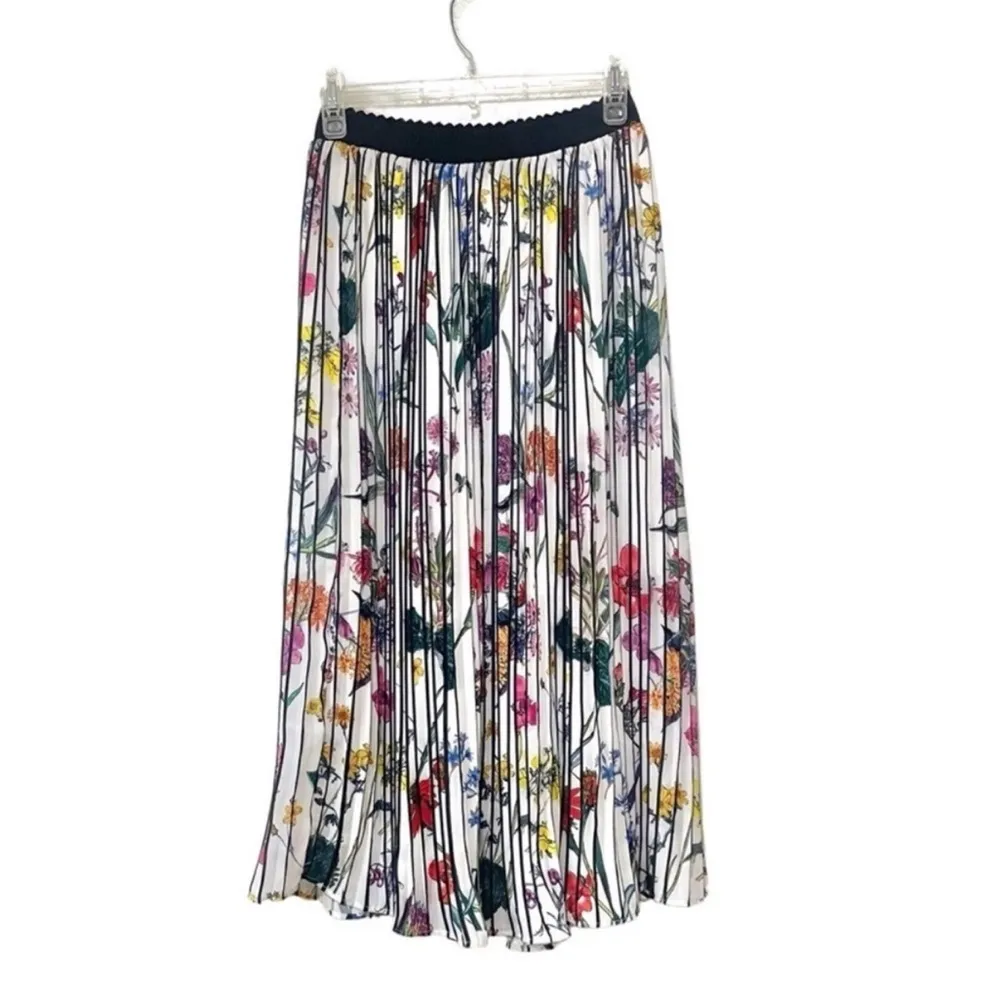 Revolve Luxury Paradox Pleated Midi Skirt Small S - Image 4