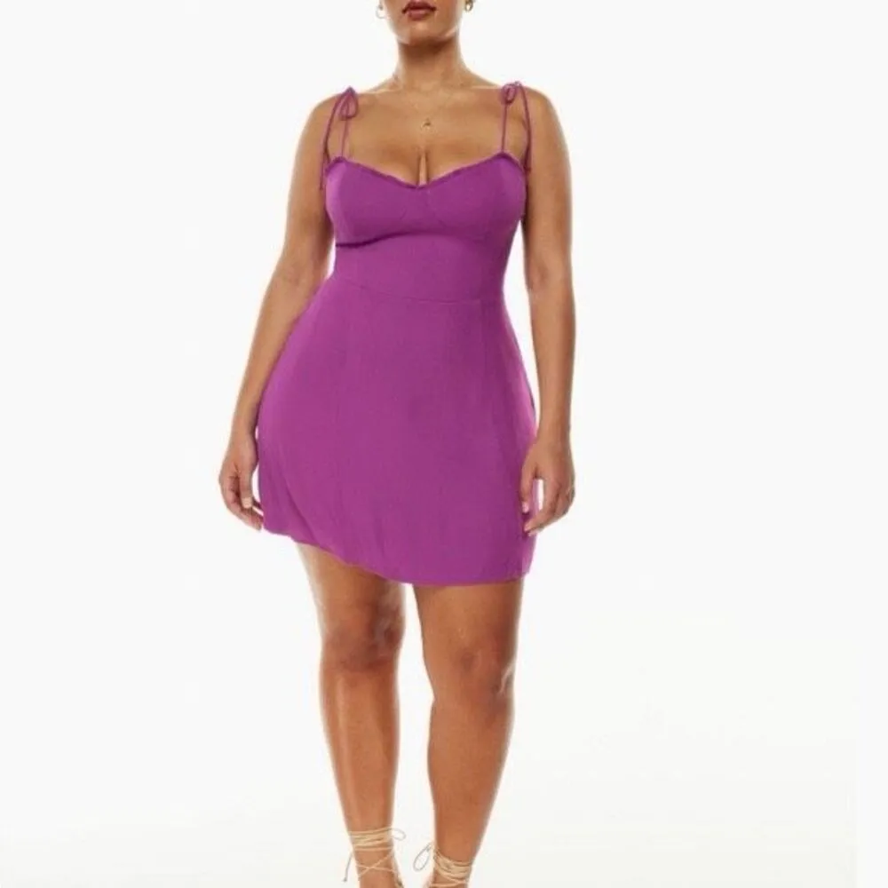 ✨Aritzia Wilfred Genoa Fable Sz 8 Mini in WildBerry Purple✨ - Image 4