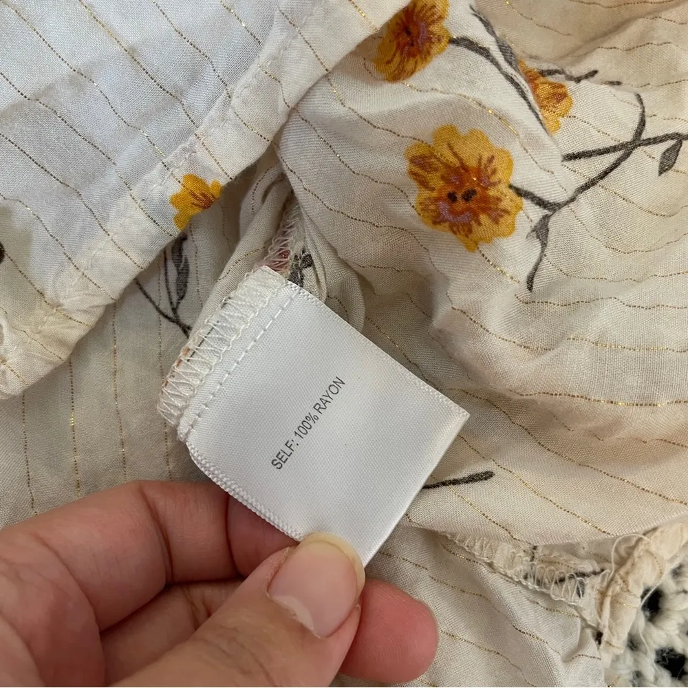 Jane and Delancey Floral Button Front Peasant Blouse Cream (Small) - Image 6