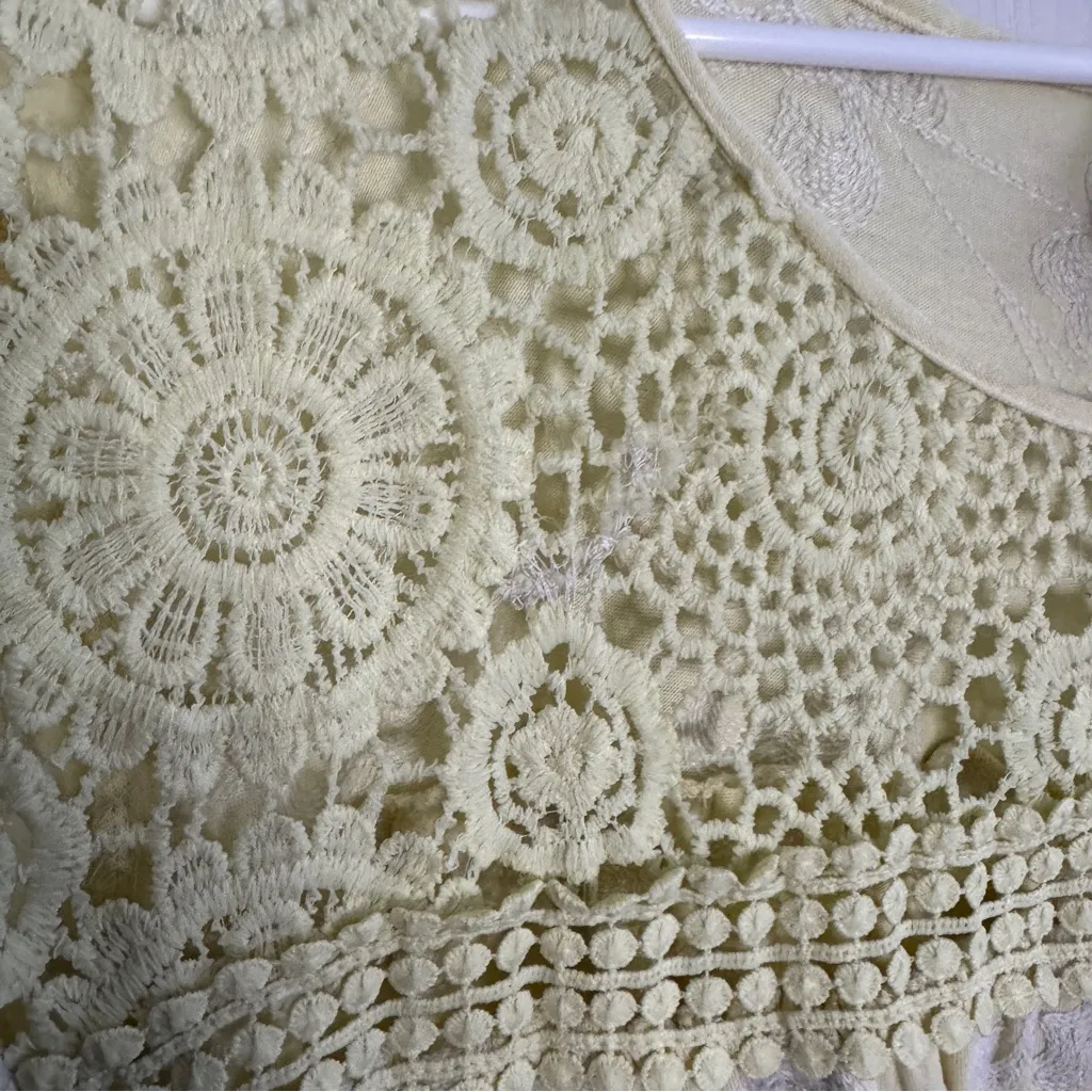 Liv Los Angeles yellow white crochet embroidered short sleeve blouse size 3XL - Image 3