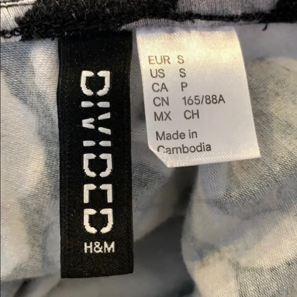 H&M Divided Black & White Floral Bodycon Dress Size Small - Image 4