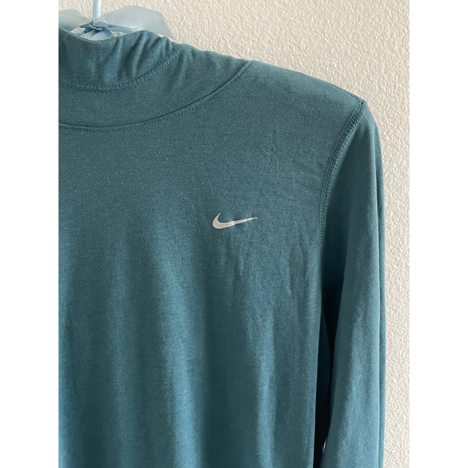 Nike Dri-FIT Teal Hooded Long Sleeve Athletic Top Women’s Small - Image 4