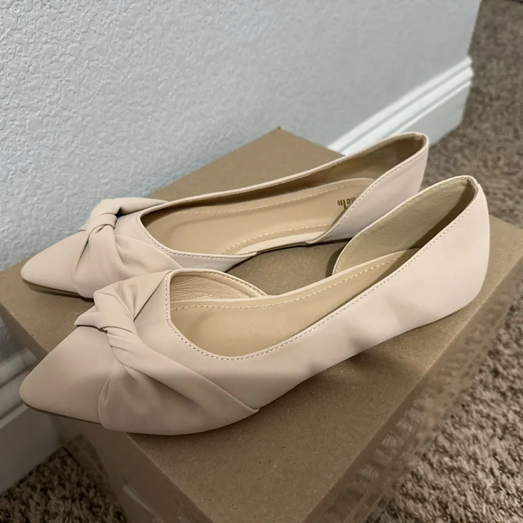 Elegant White Women's Flats Size 8.5 - Image 2