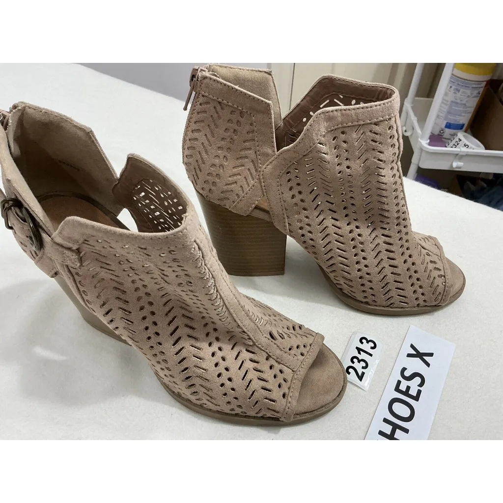 Womans Charlotte Russe Beige Slip On Peep Toe Block Heel Buckle Accent Bootie 6 - Image 2