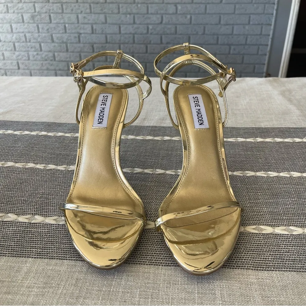 Steve Madden Theresa Gold Strappy Buckle Heels in Champagne Gold Size 9 - Image 6
