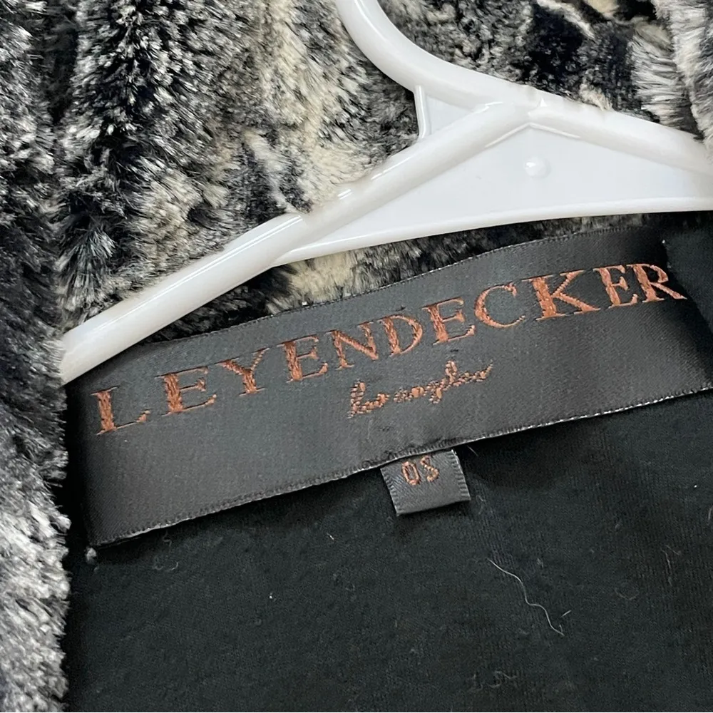 Leyendecker Festival Sweater faux fur poncho Black (one size) rave party funky Size undefined - Image 2