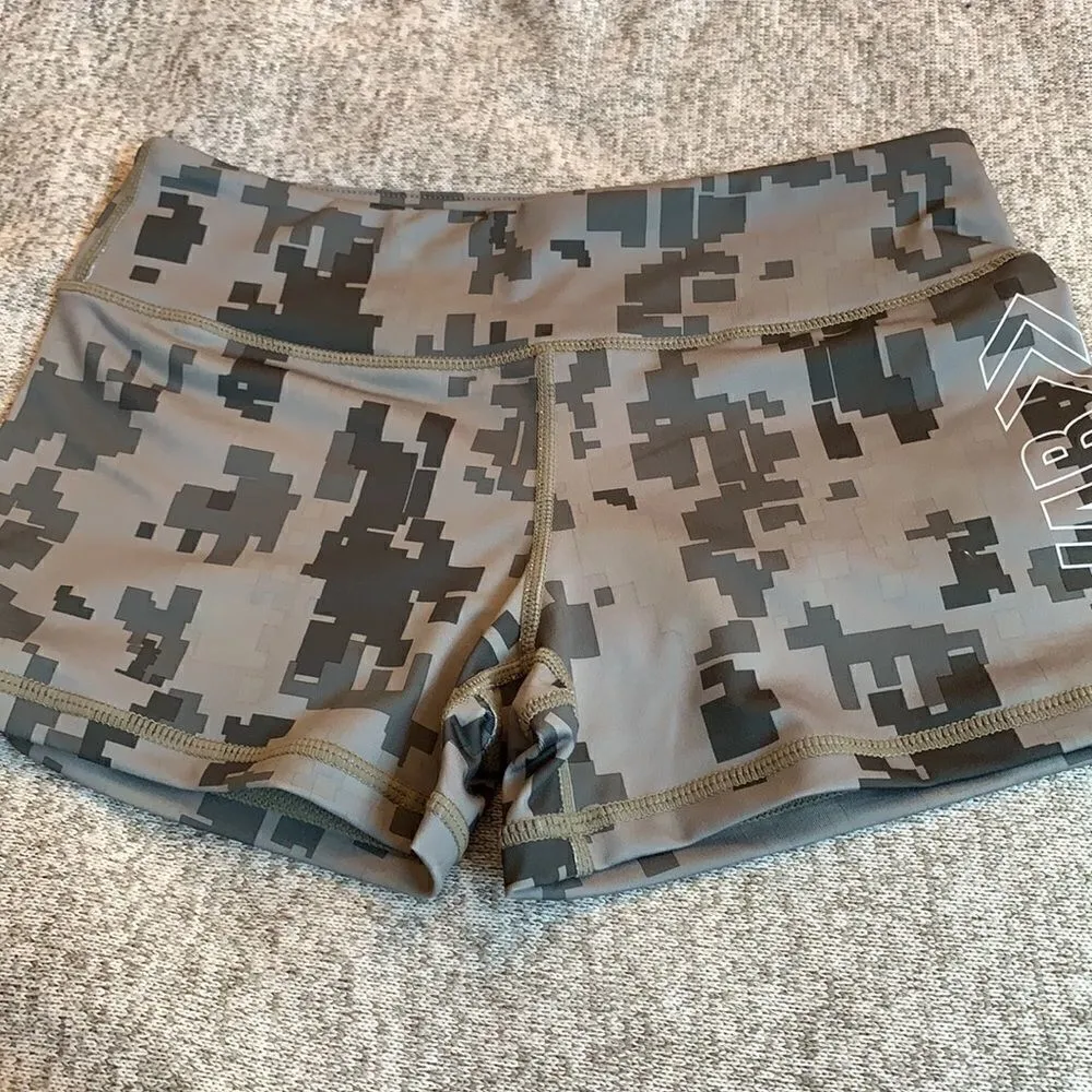 Iab MFG pixel camouflage shorts sz xs green - Image 3
