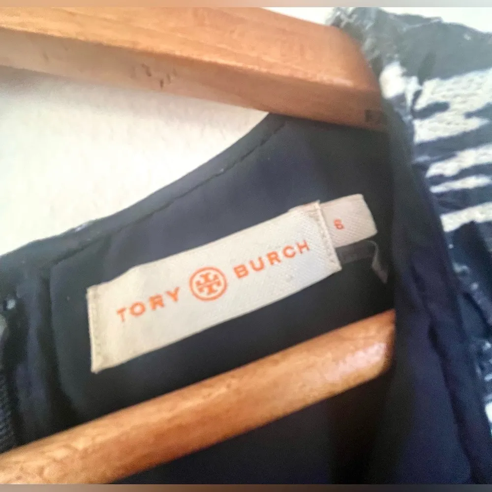 Dina Space Dyed Cutout $498 Navy Dress Size 6 Excellent Condition! - Image 6