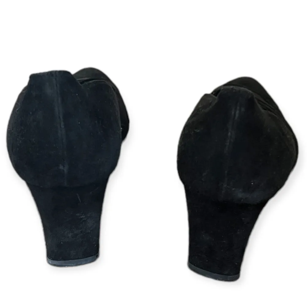 STUART WEITZMAN Black Suede Heels Size 9 - Image 5