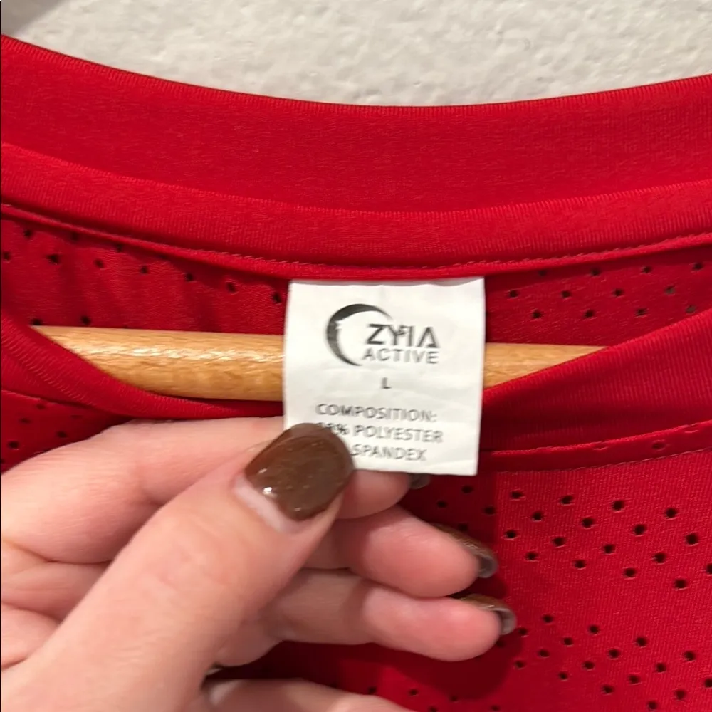 Zyia Active Perforates Chill Red Long Sleeve Top Large - Image 4