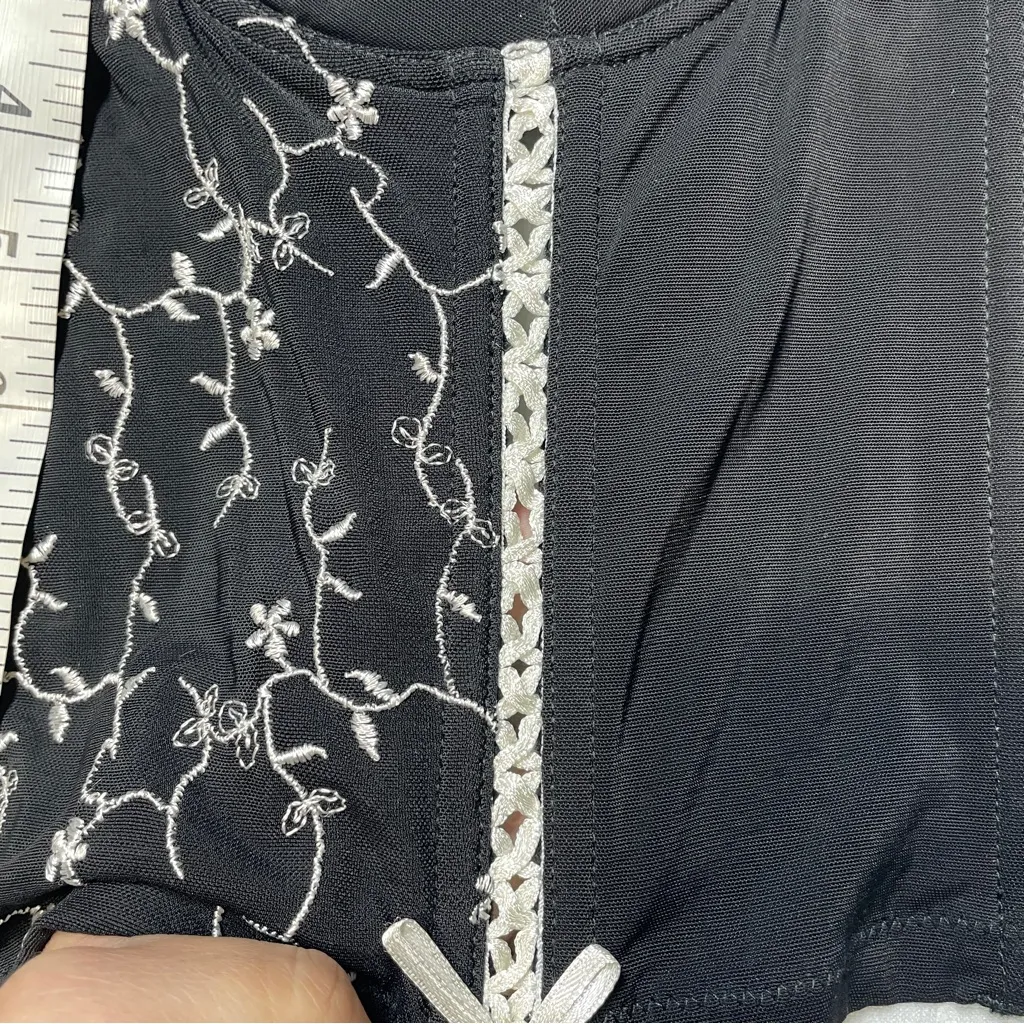 Black‎ Bustier Top with White Embroidery size 36C Black - Image 7