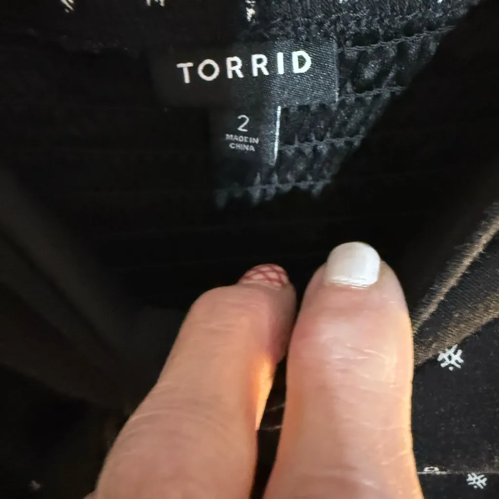 Torrid  Women's Black and White Patterned Jumpsuit. Size 2 - Image 6