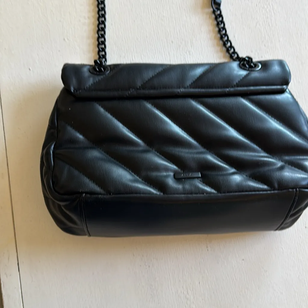 Aldo Black Quilted Shoulder Bag with Chain Strap - Image 5