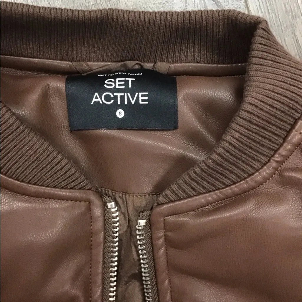 Set Active  Bomber Jacket - Image 3