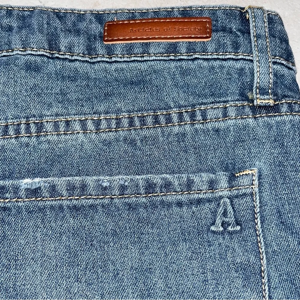NEW Articles Of Society Plus Size Denim Jean Shorts size 32 - Image 5