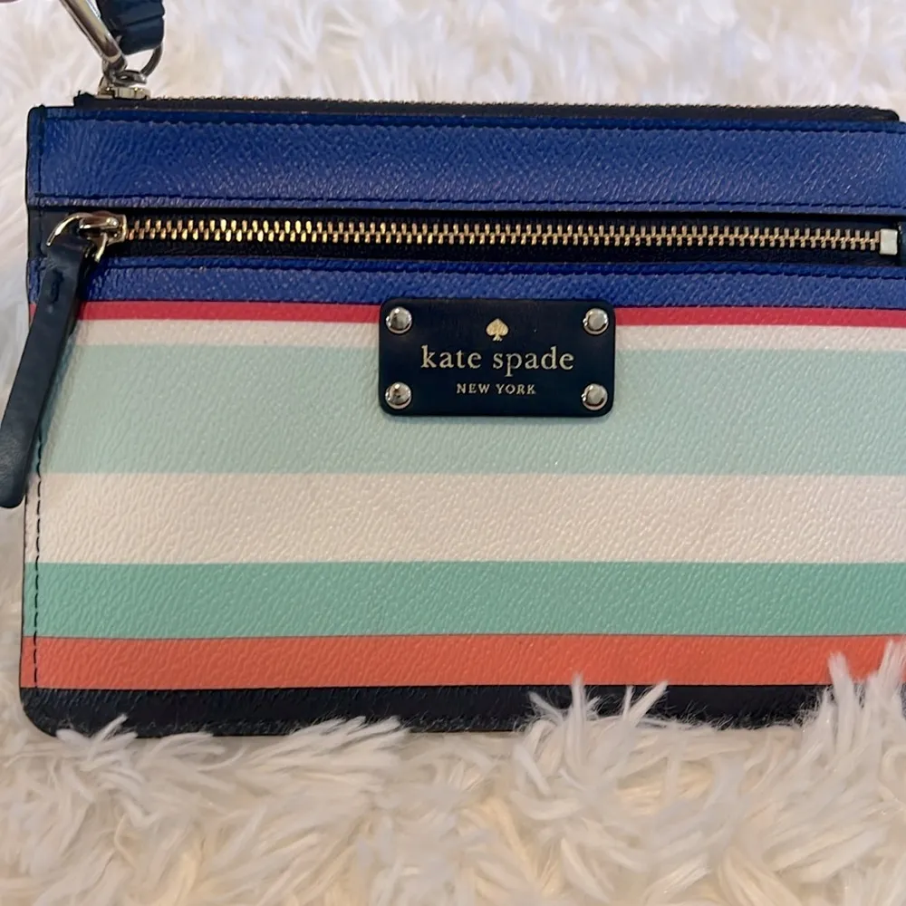 NY Wristlet Multi Color Strip GUC - Image 2