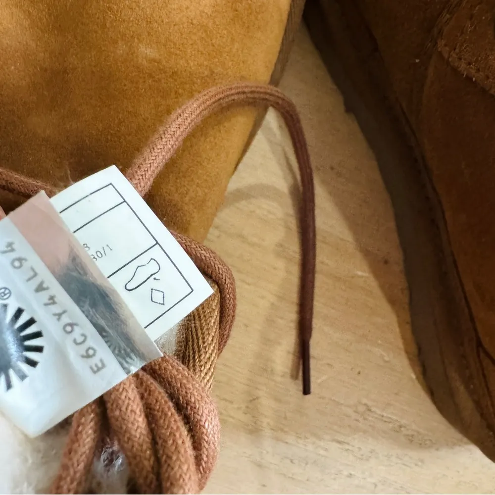 UGG  Neumel Boots in chestnut NEW - Image 4