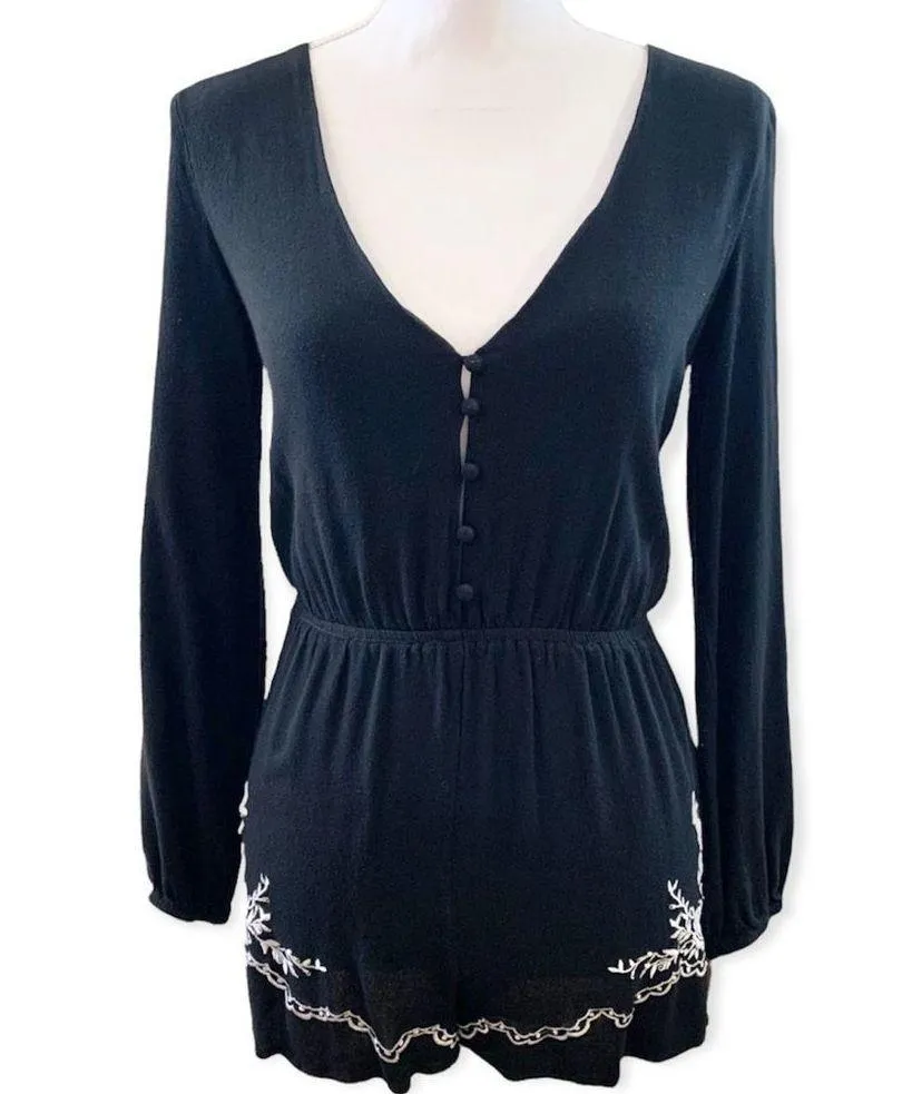 WOMEN’S Kendall & Kylie black/white embroidered romper - Image 2