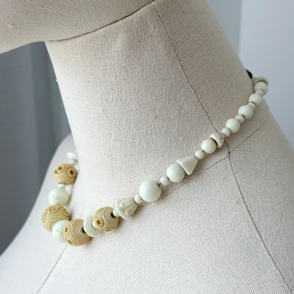 Vintage Celluloid Beige Ivory Neutral Textured Beaded Boho Short Estate Necklace White - Image 3