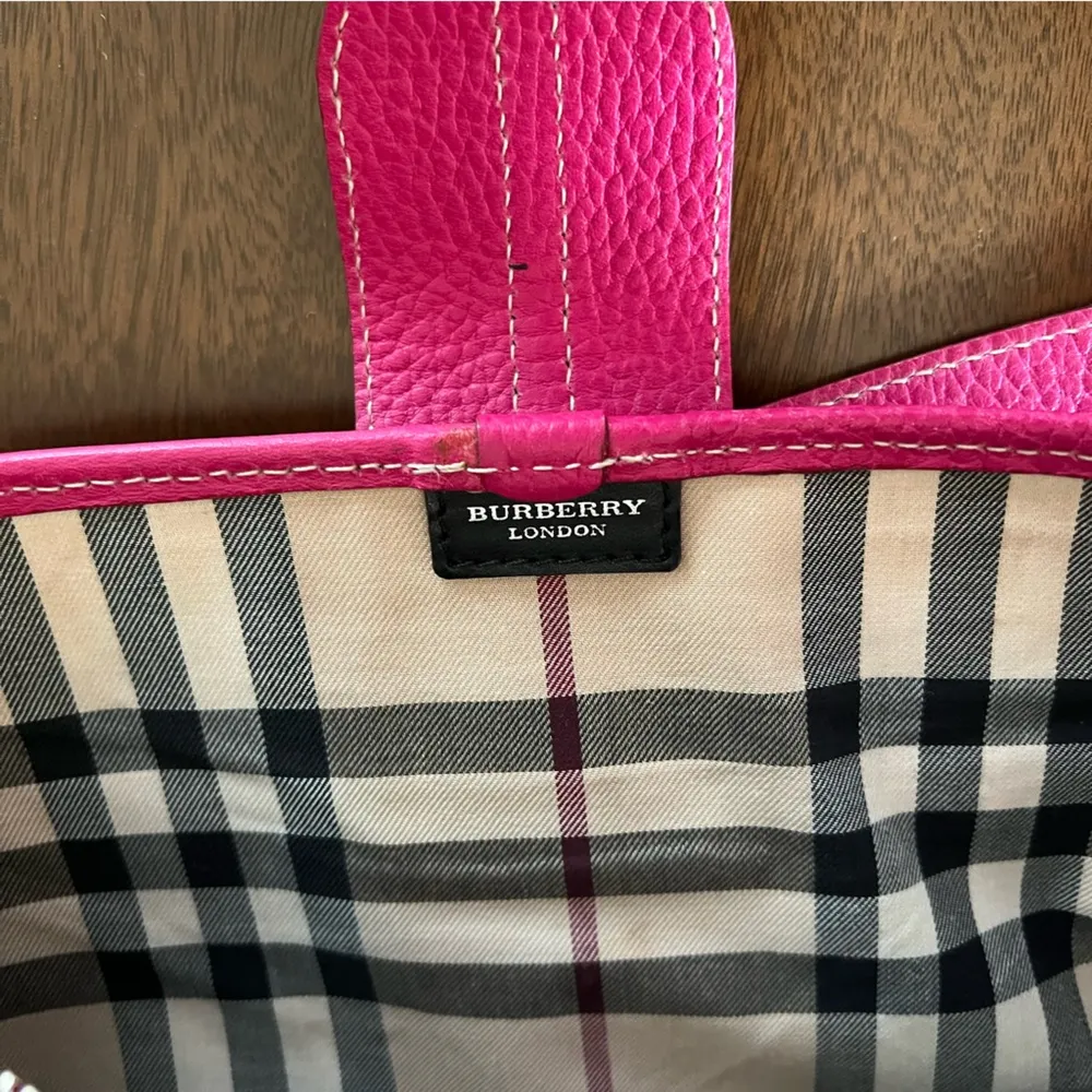 Women’s Burberry Pink Leather Shoulder Baguette Bag Plaid Liner Silver Hardware - Image 10