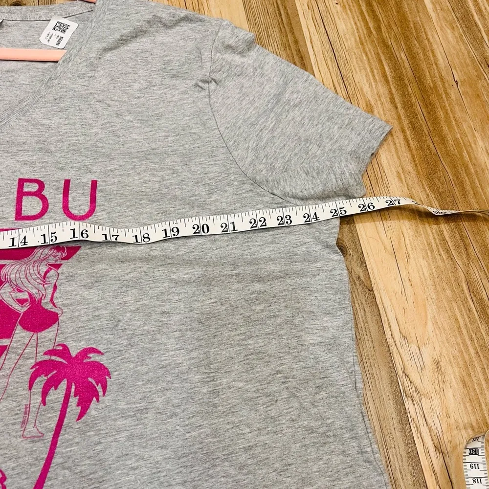 NEW Woman’s Mattel Barbie "Malibu" gray pink Vneck shirt sz 2XL - Image 6